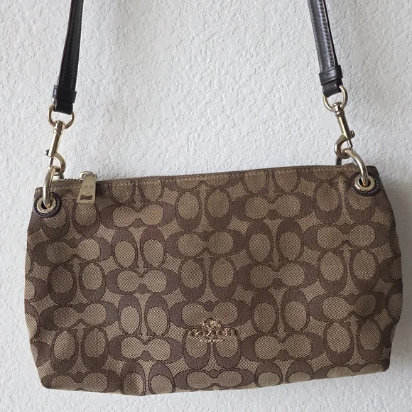 Coach Signature Patterned Crossbody Purse Bag - Picture 2 of 10